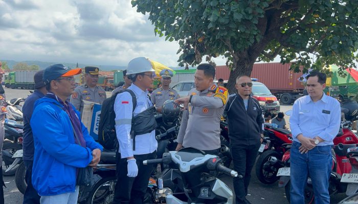 Kapolresta Banyuwangi Turun Tangan, Antrian Truk di Pelabuhan Bulusan Mulai Diurai
